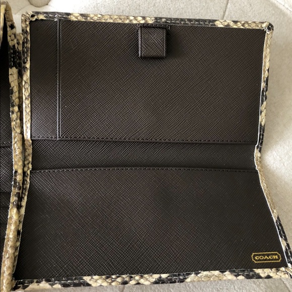 BRAND NEW! NEVER BEEN USED! Coach Reserve Wallet - Picture 8 of 13